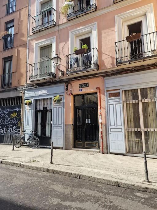 Mediodia Chica Apartamento Tipo Loft En La Latina Madri Exterior foto