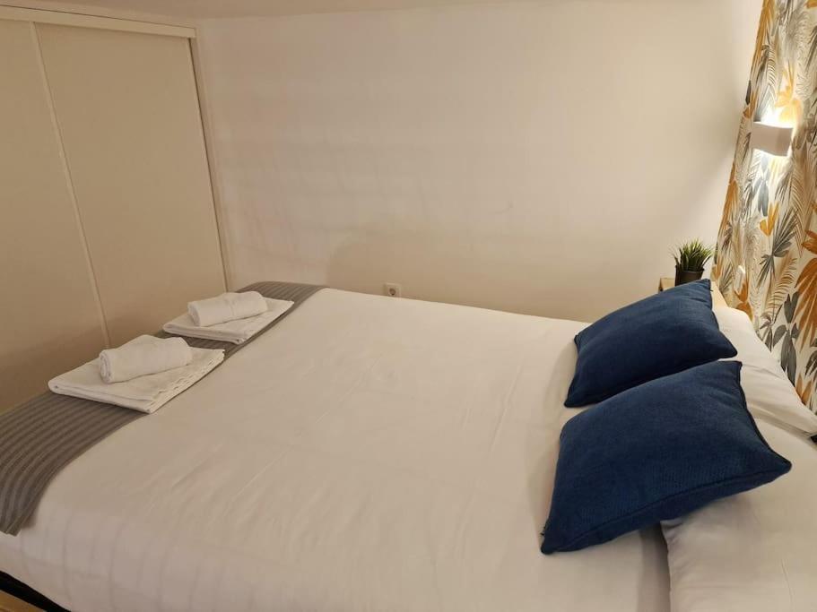 Mediodia Chica Apartamento Tipo Loft En La Latina Madri Exterior foto
