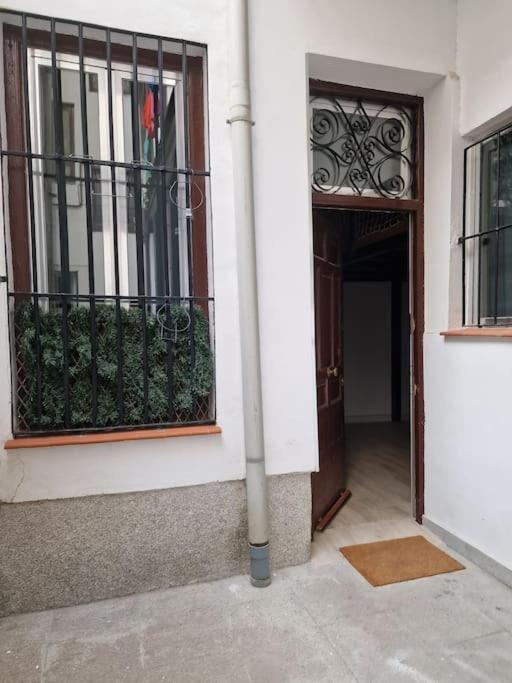 Mediodia Chica Apartamento Tipo Loft En La Latina Madri Exterior foto
