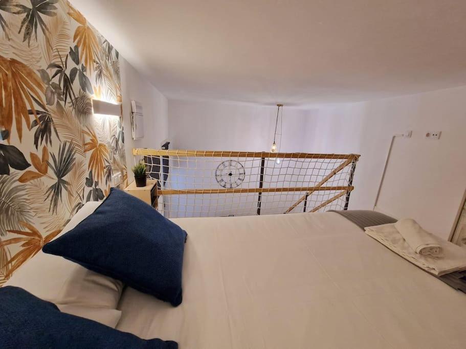 Mediodia Chica Apartamento Tipo Loft En La Latina Madri Exterior foto