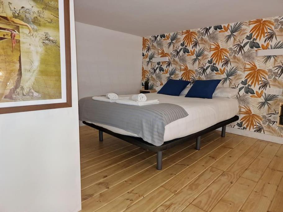 Mediodia Chica Apartamento Tipo Loft En La Latina Madri Exterior foto