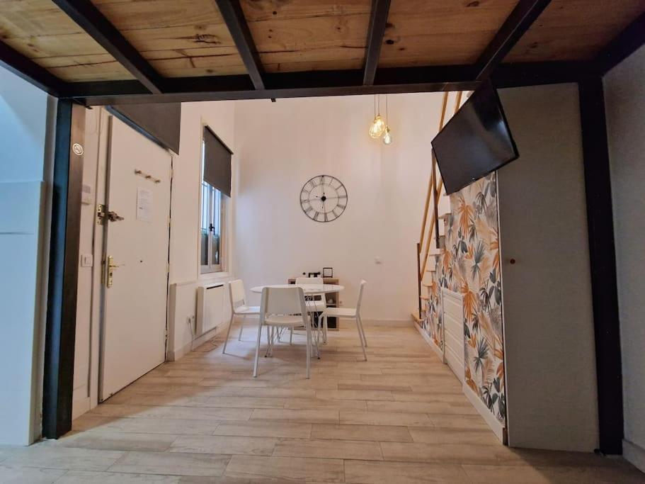 Mediodia Chica Apartamento Tipo Loft En La Latina Madri Exterior foto